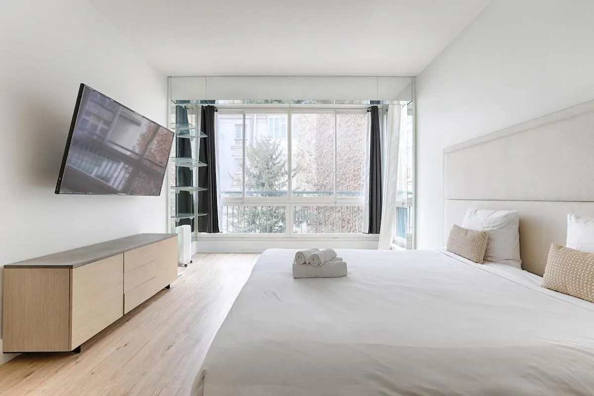 Luxury Apartment Montaigne Avenue 4P Parijs
