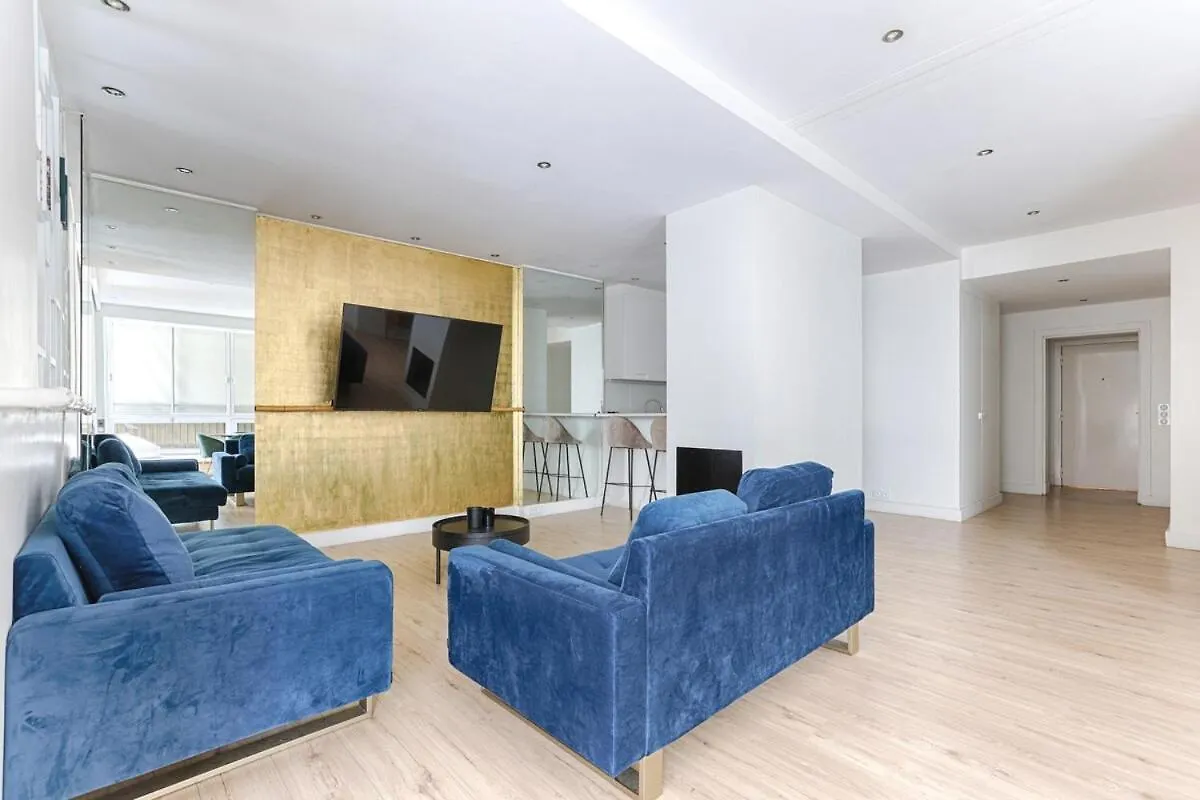 Luxury Apartment Montaigne Avenue 4P Paris 0*,
