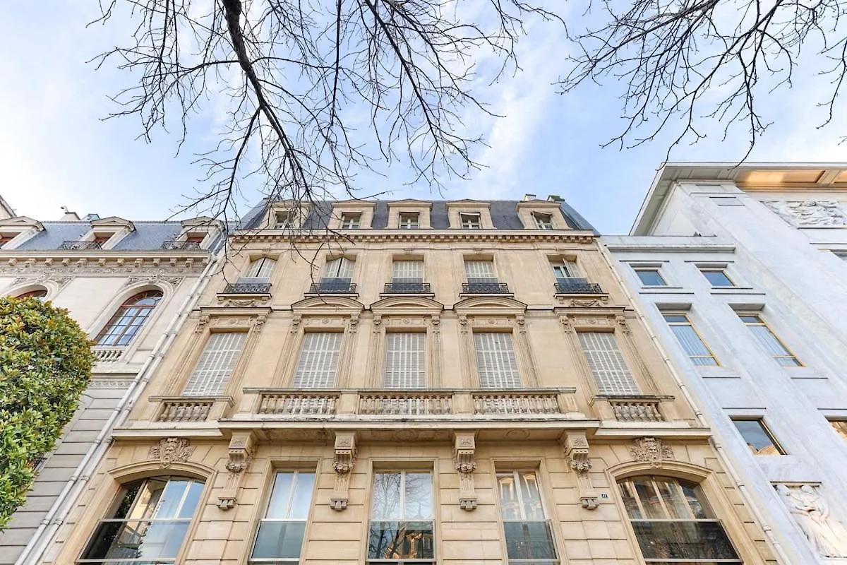 Luxury Apartment Montaigne Avenue 4P Paris 0*,  Frankrig